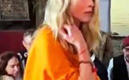 Steve Jobs's wife falls ill at Kumbh Mela