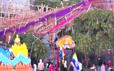Stage collapse at Jain religious event, 7 killed