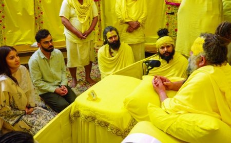 Virat Kohli, And Anushka Sharma Visit Premanand Maharaj In Vrindavan